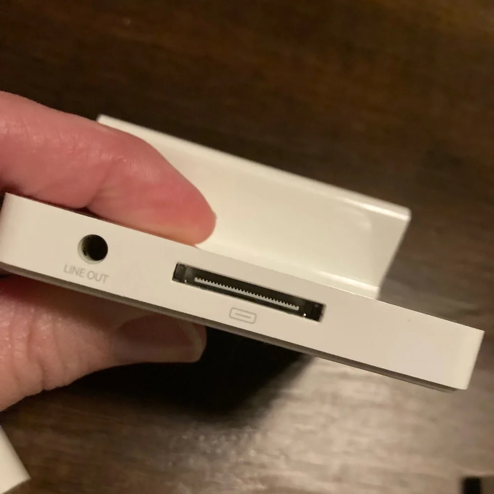 Apple cords and dock Set